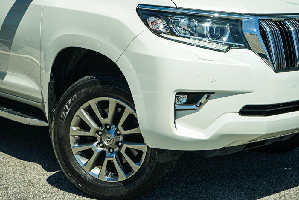 Toyota Landcruiser Prado image 2