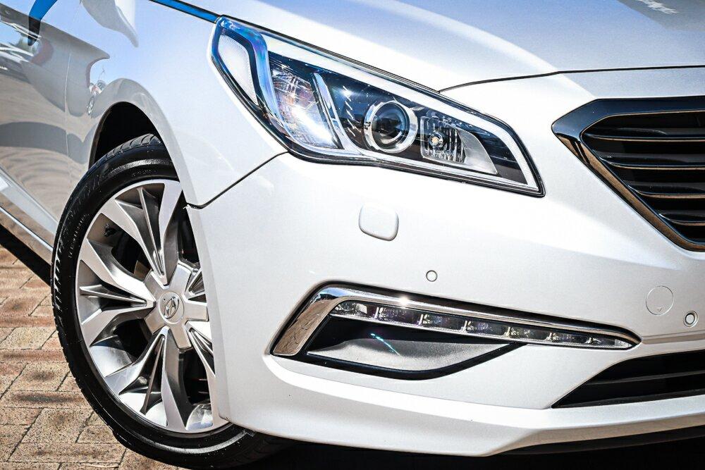 Hyundai Sonata image 2