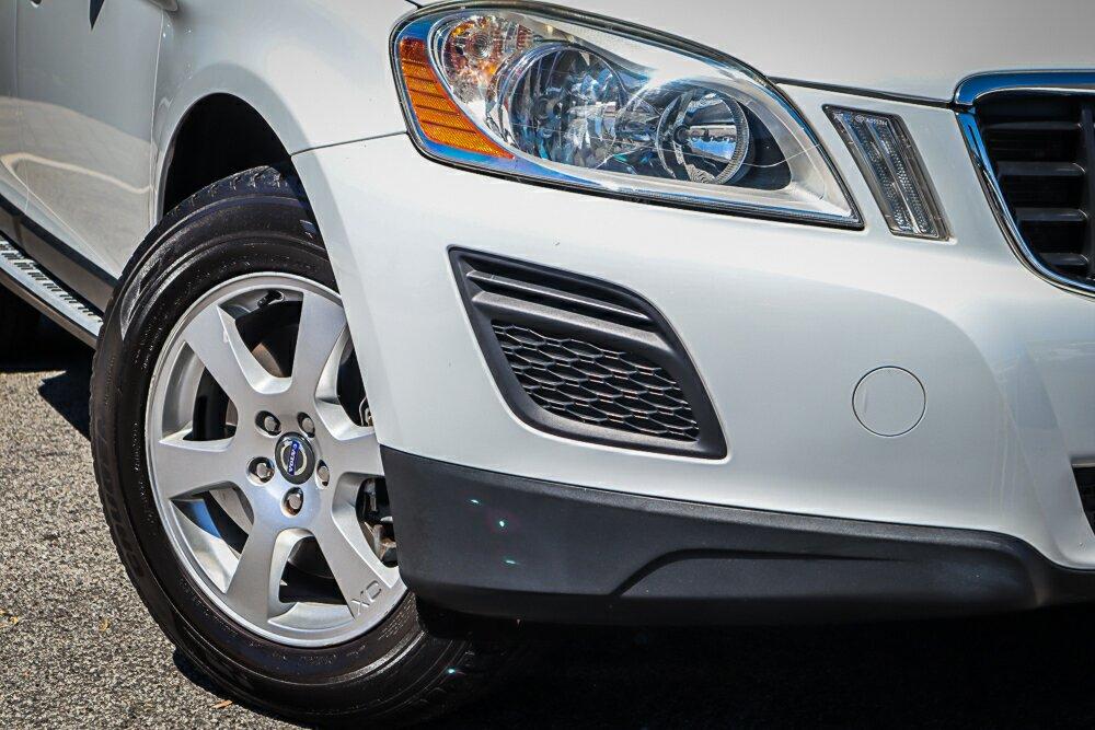 Volvo Xc60 image 2