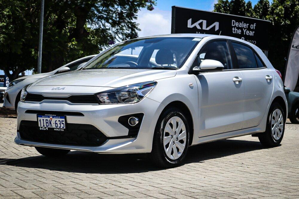 Kia Rio image 4