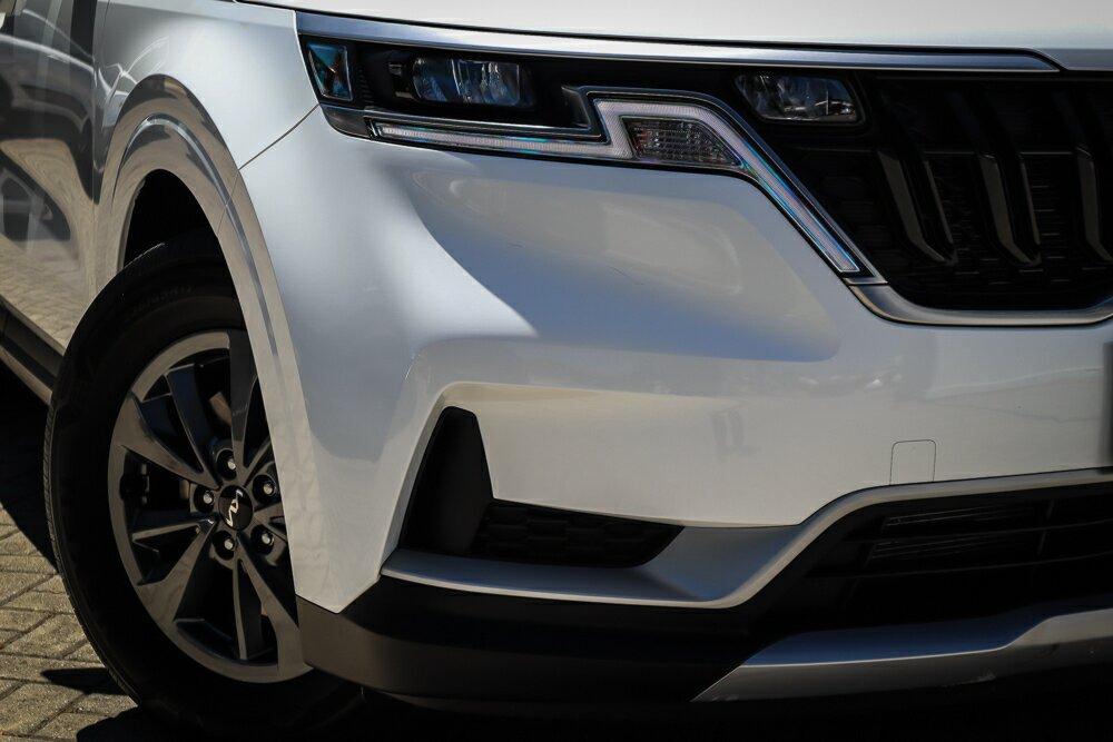 Kia Carnival image 2