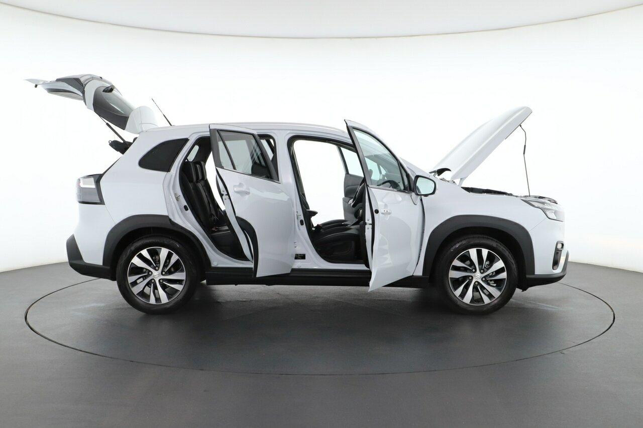 Suzuki S-cross image 2