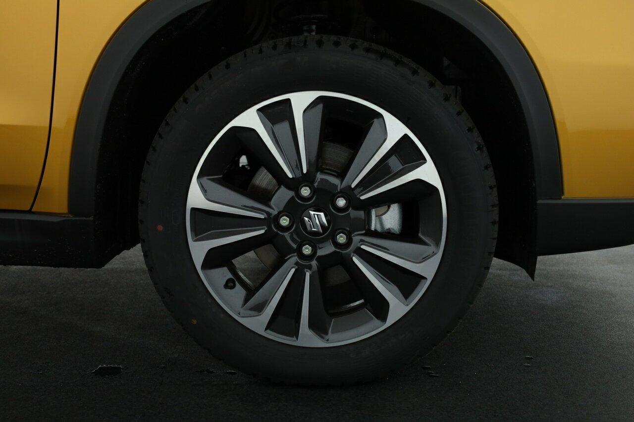 Suzuki Vitara image 4