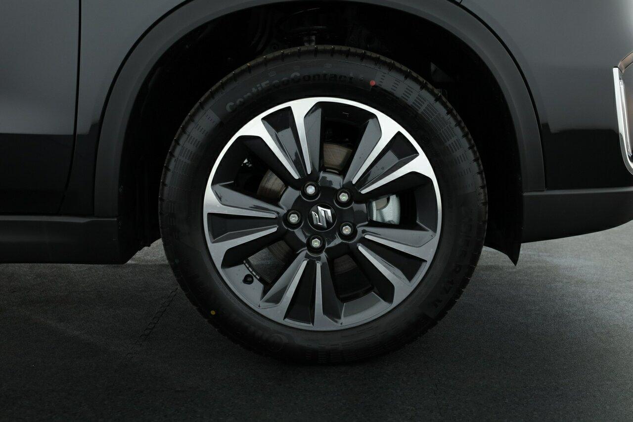 Suzuki Vitara image 4