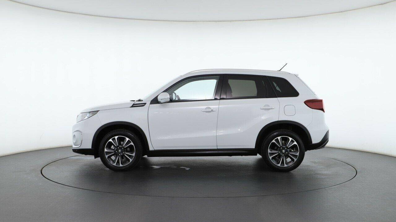 Suzuki Vitara image 3