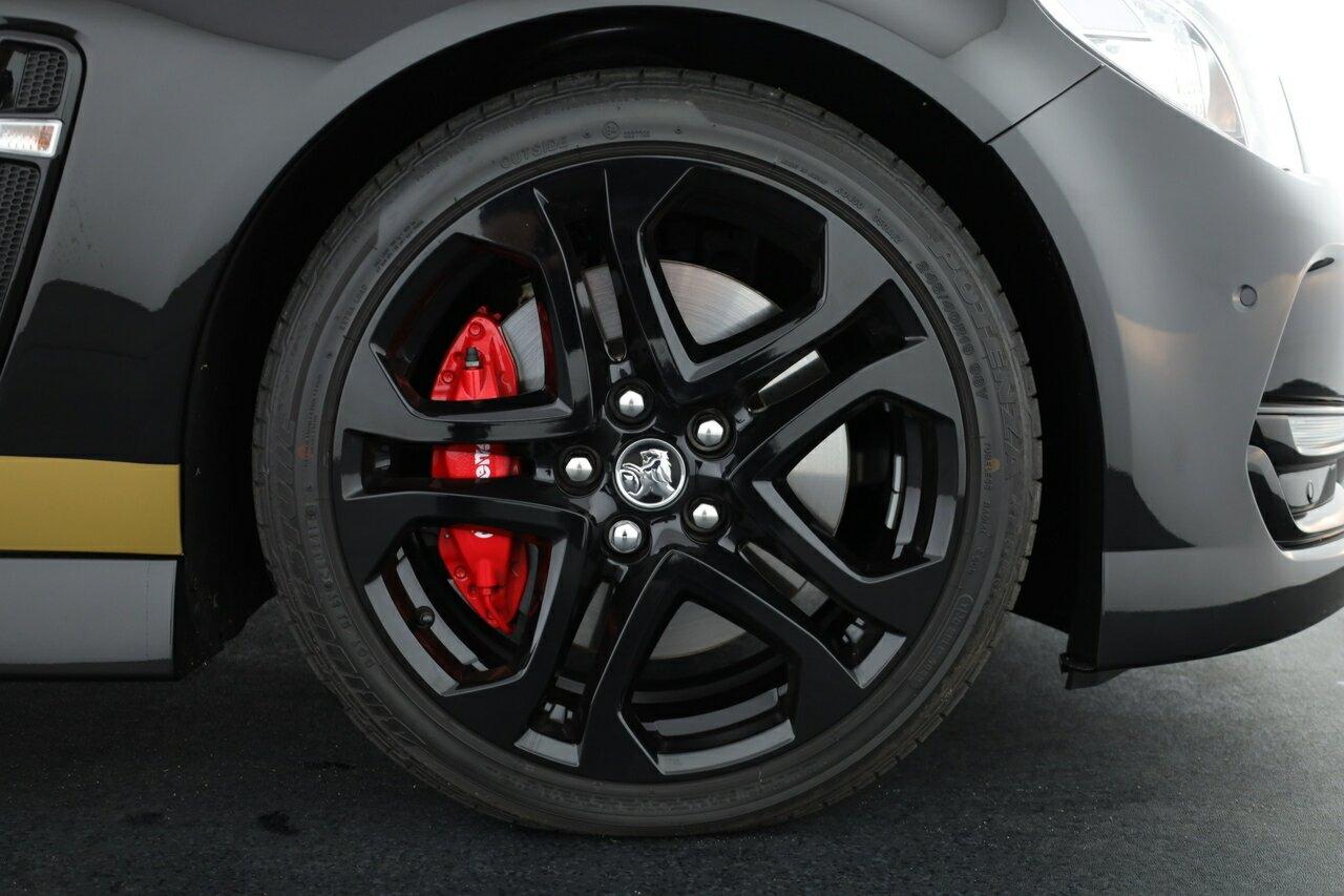 Holden Commodore image 3