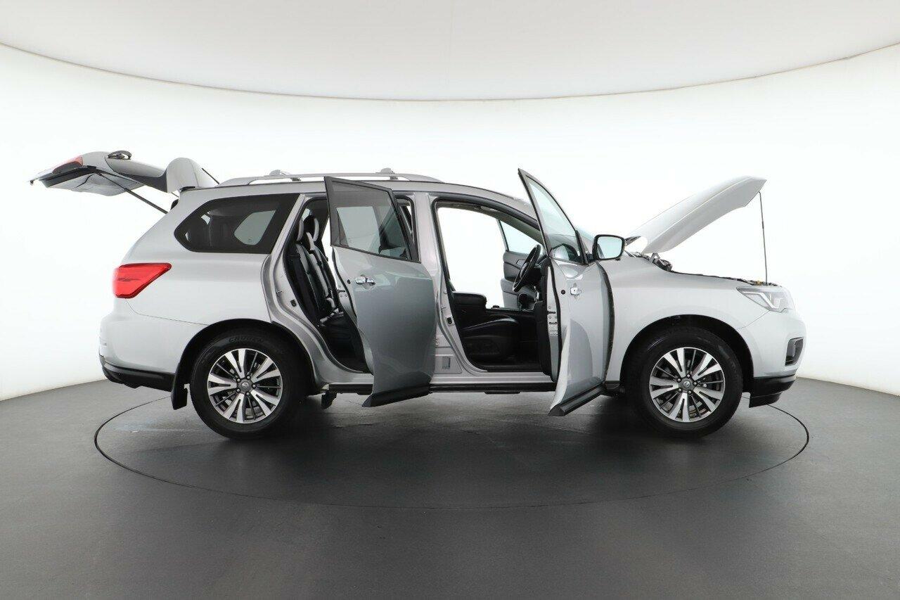 Nissan Pathfinder image 3