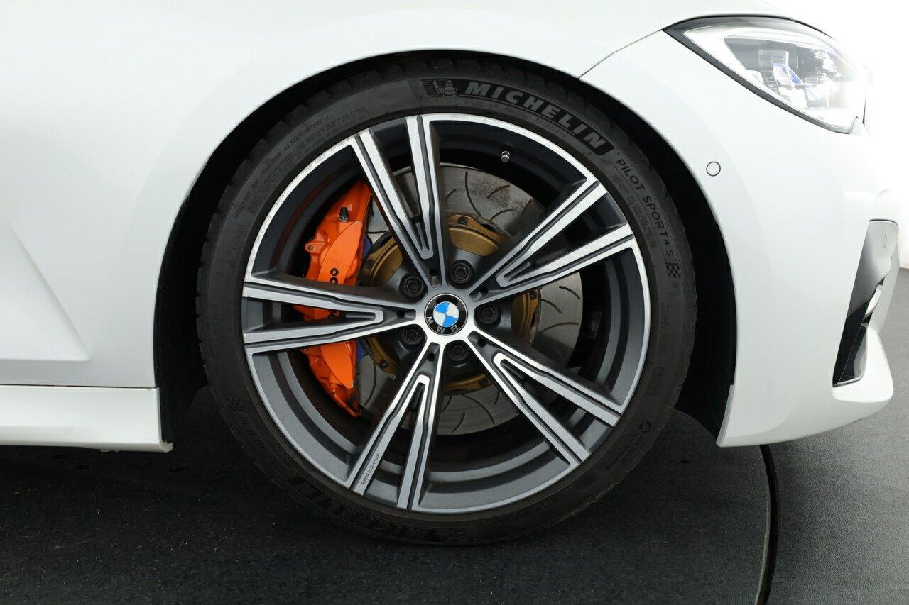BMW 3 Series image 3