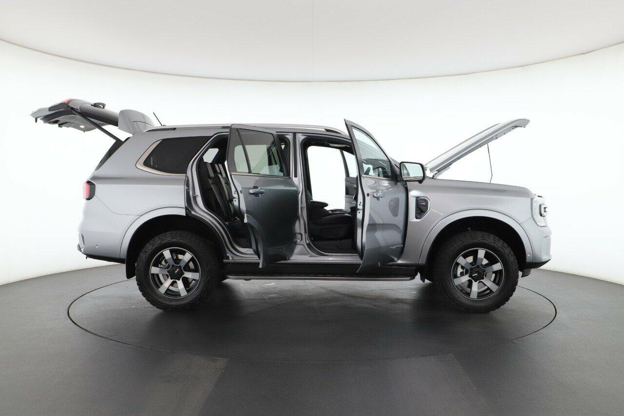 Ford Everest image 2