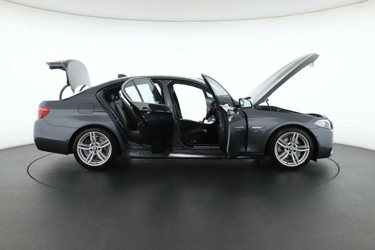 BMW 5 Series image 2