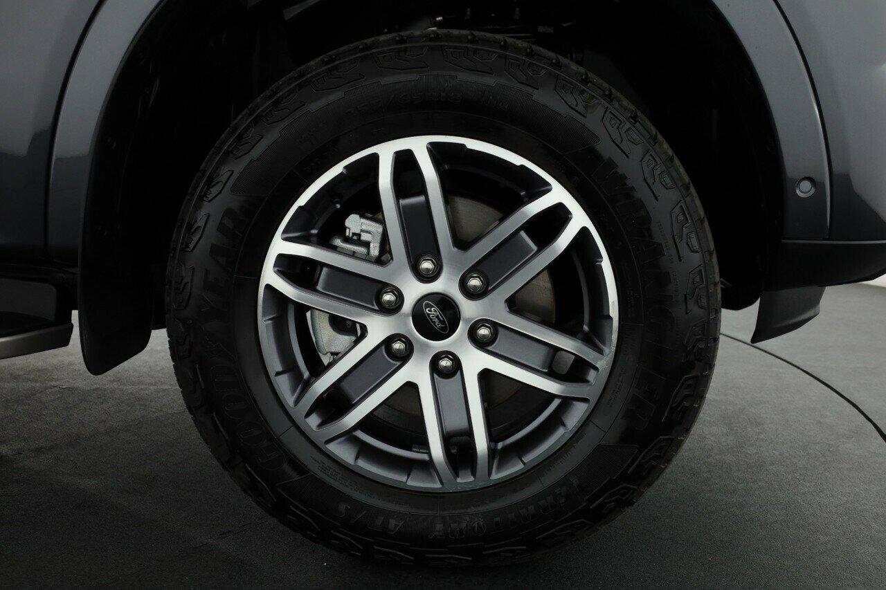Ford Everest image 4