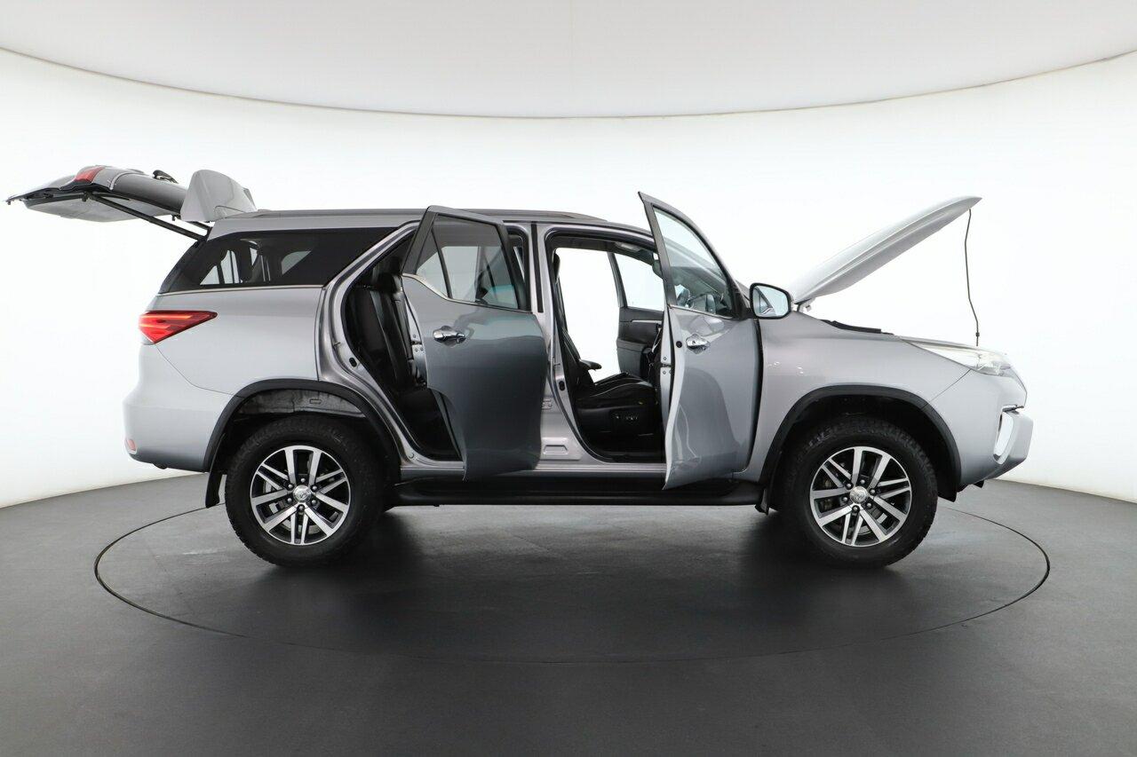 Toyota Fortuner image 2