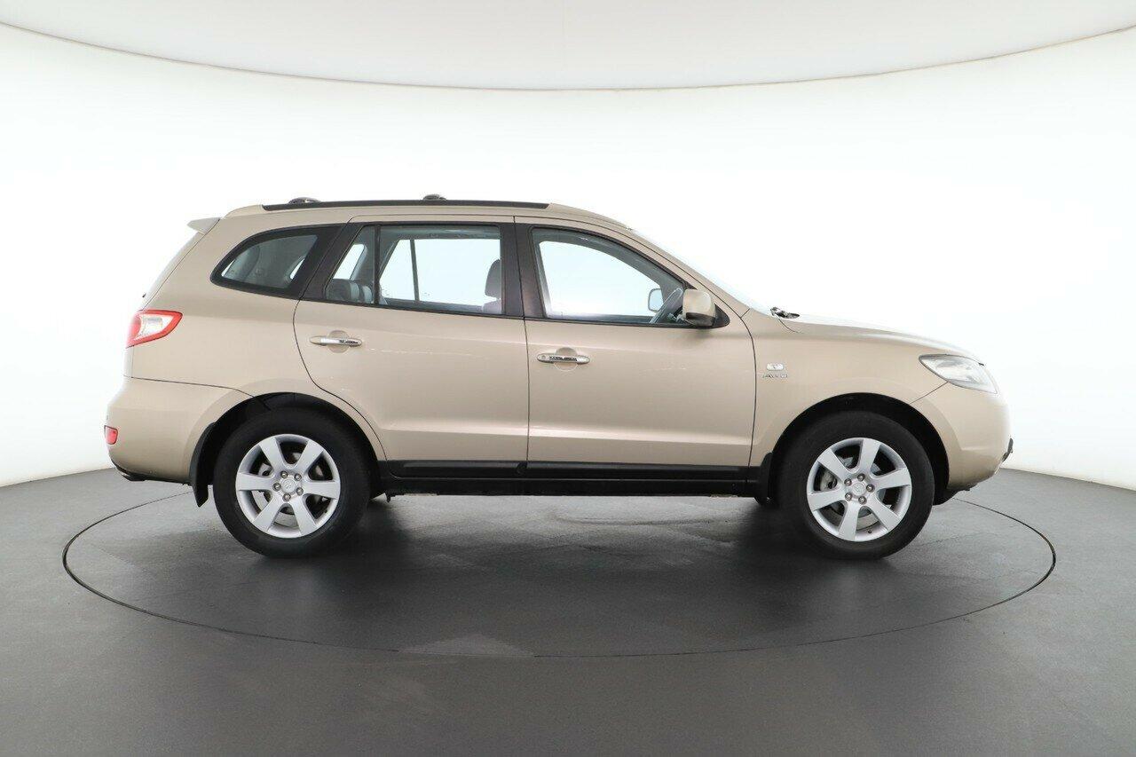 Hyundai Santa Fe image 2