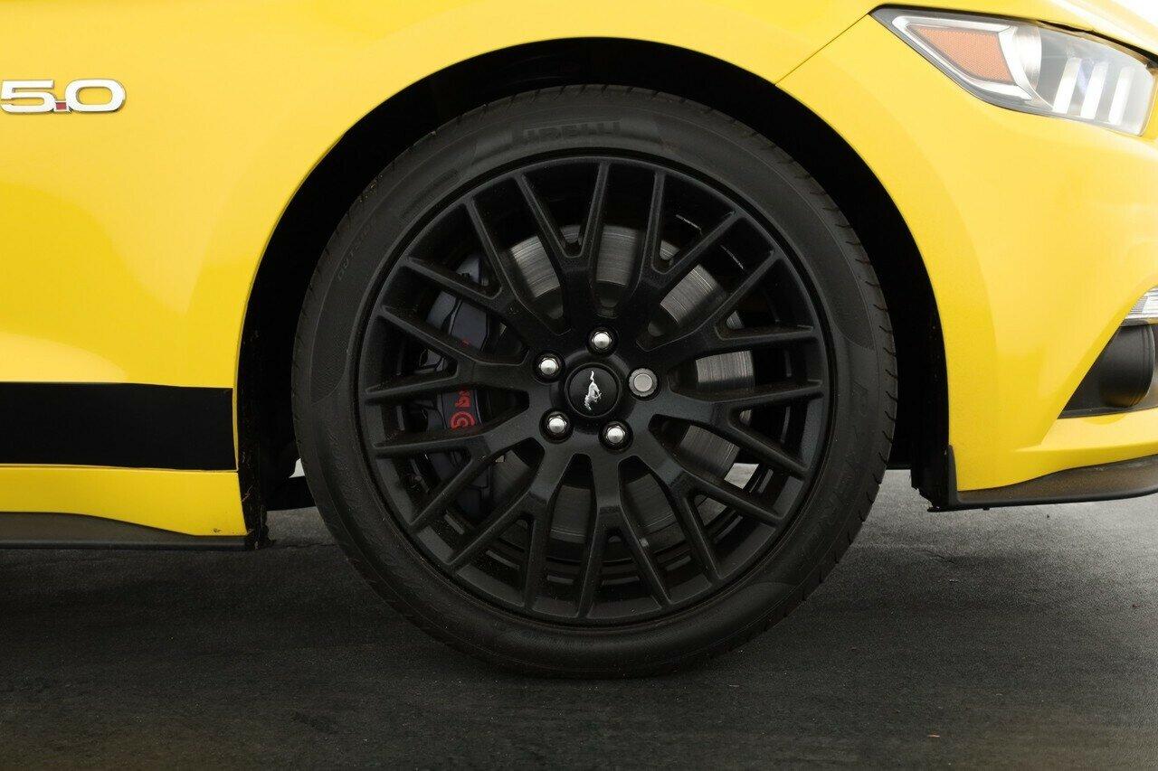 Ford Mustang image 3