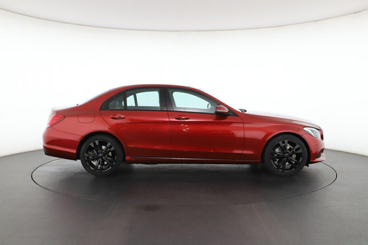 Mercedes Benz C-class image 2