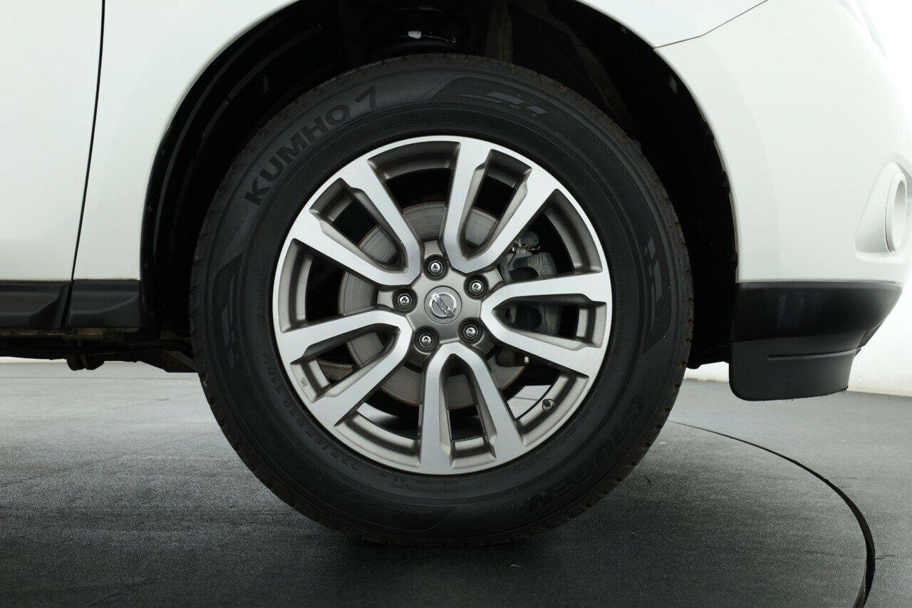 Nissan Pathfinder image 4