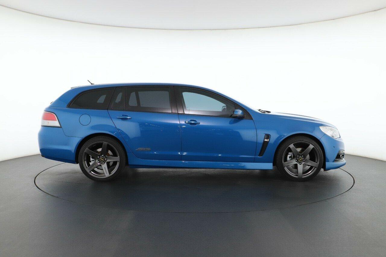 Holden Commodore image 3