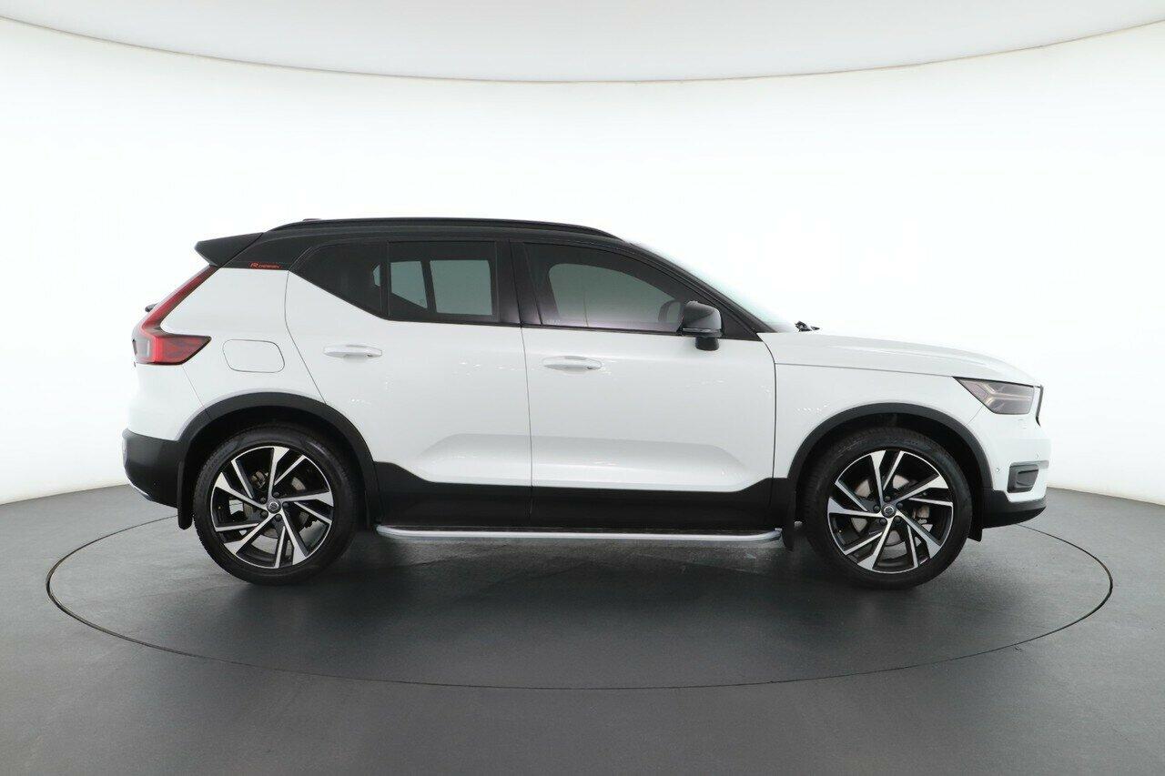 Volvo Xc40 image 2