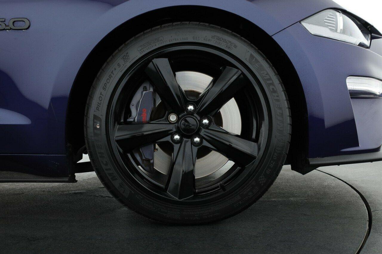 Ford Mustang image 3