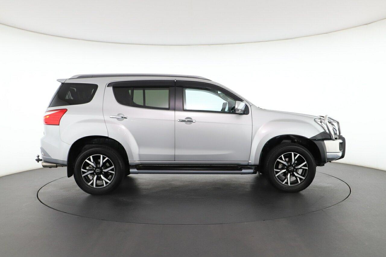 Isuzu Mu-x image 2
