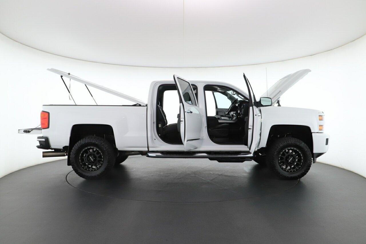 Chevrolet Silverado image 3