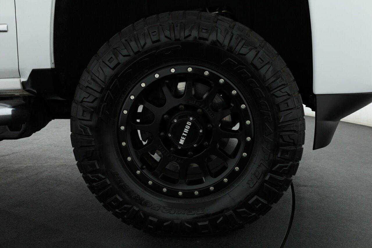 Chevrolet Silverado image 4
