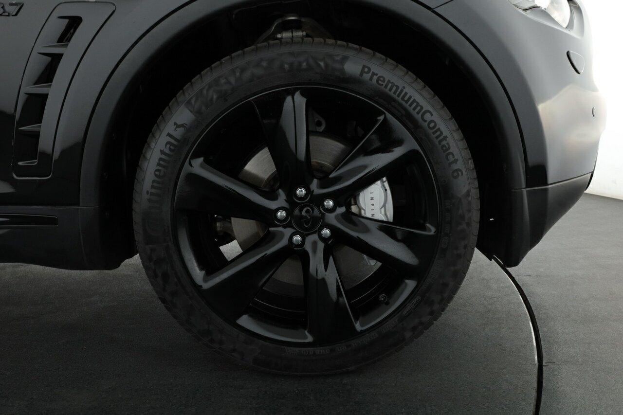 Infiniti Qx70 image 3