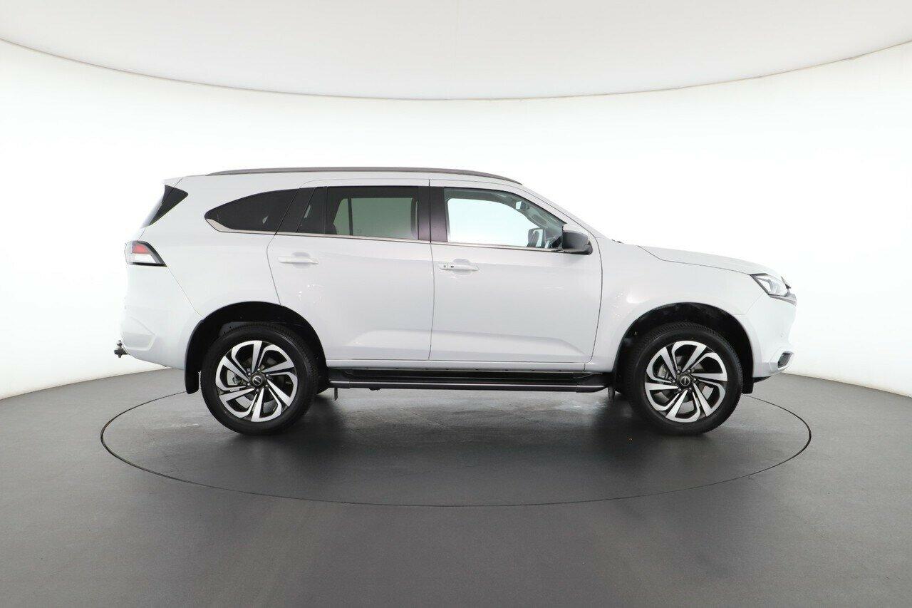 Isuzu Mu-x image 2