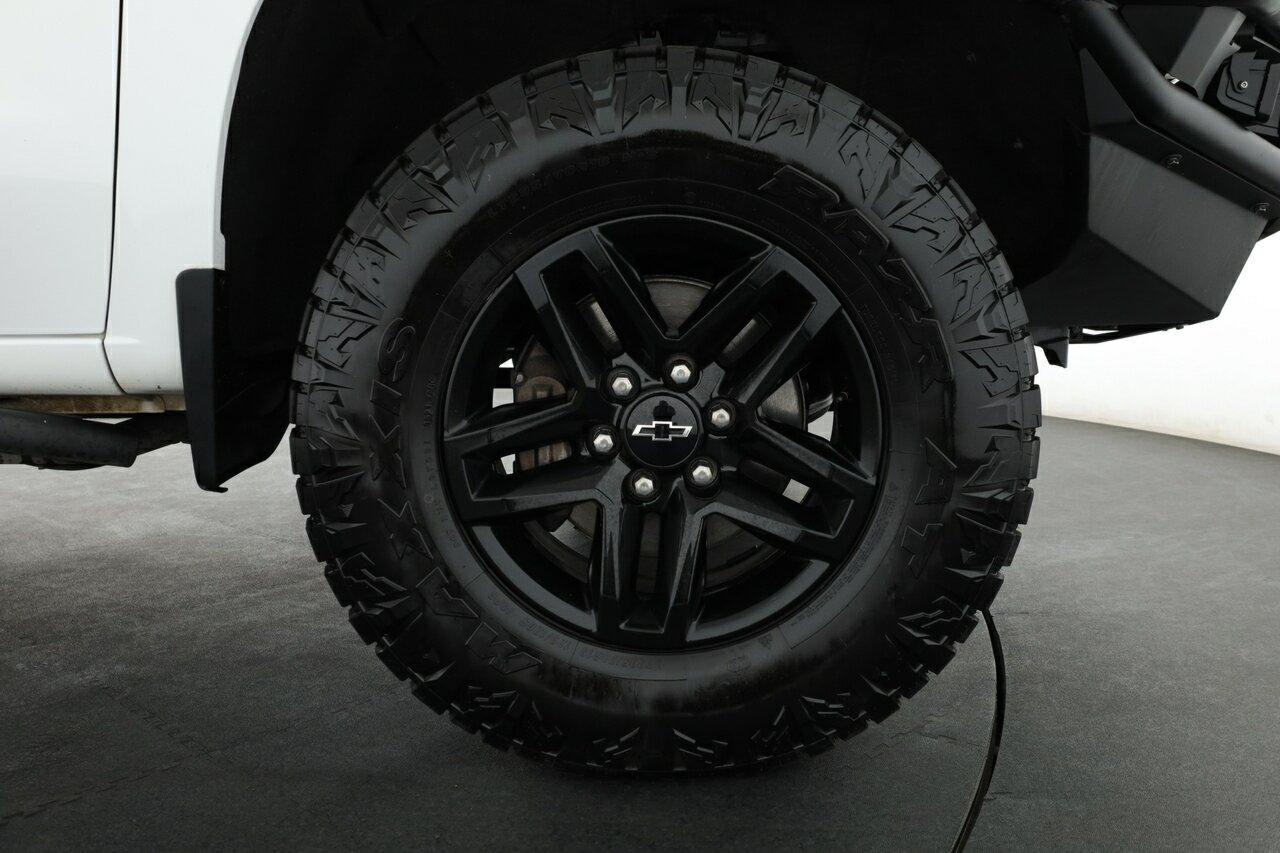 Chevrolet Silverado image 3