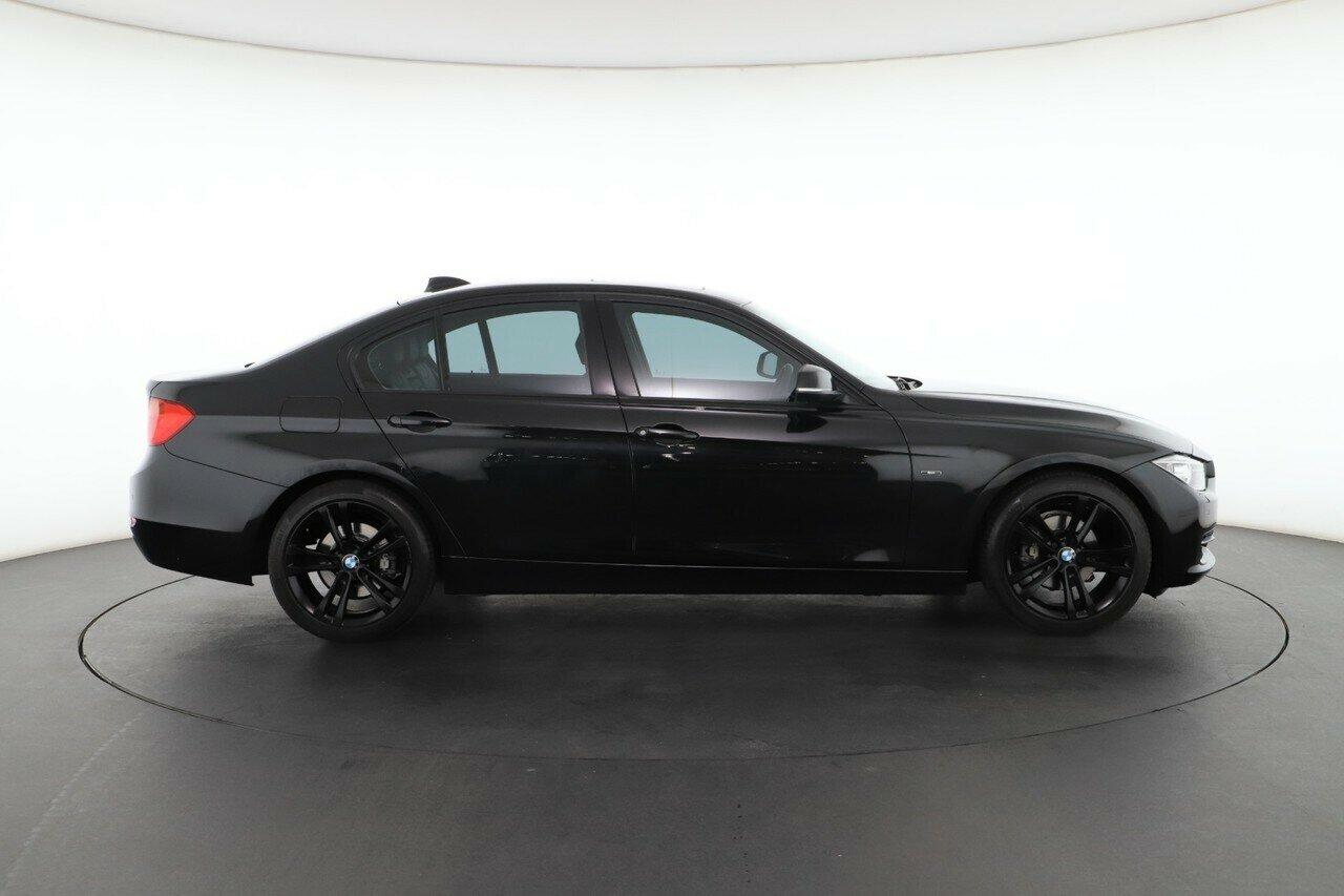 BMW 3 Series image 3