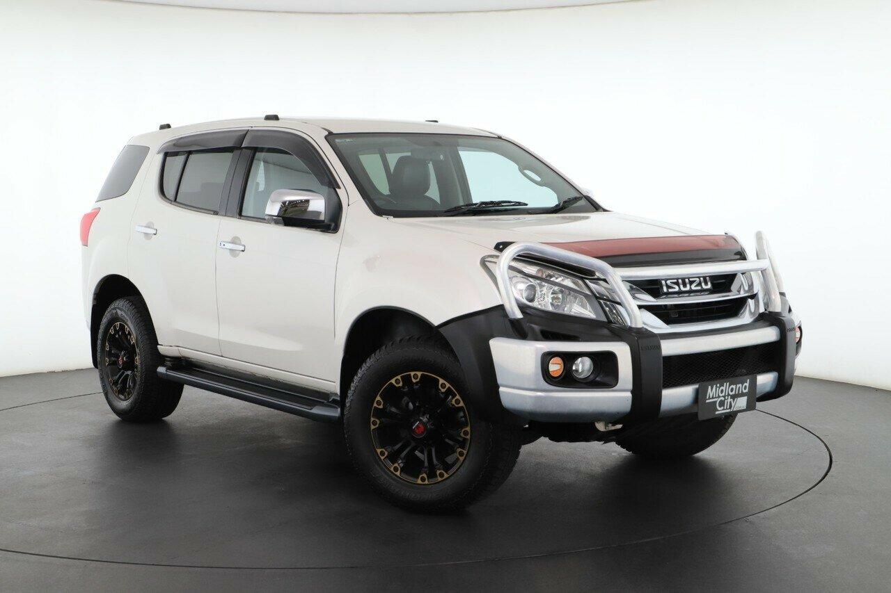 Isuzu Mu-x image 1