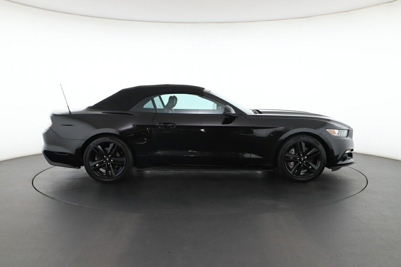 Ford Mustang image 3