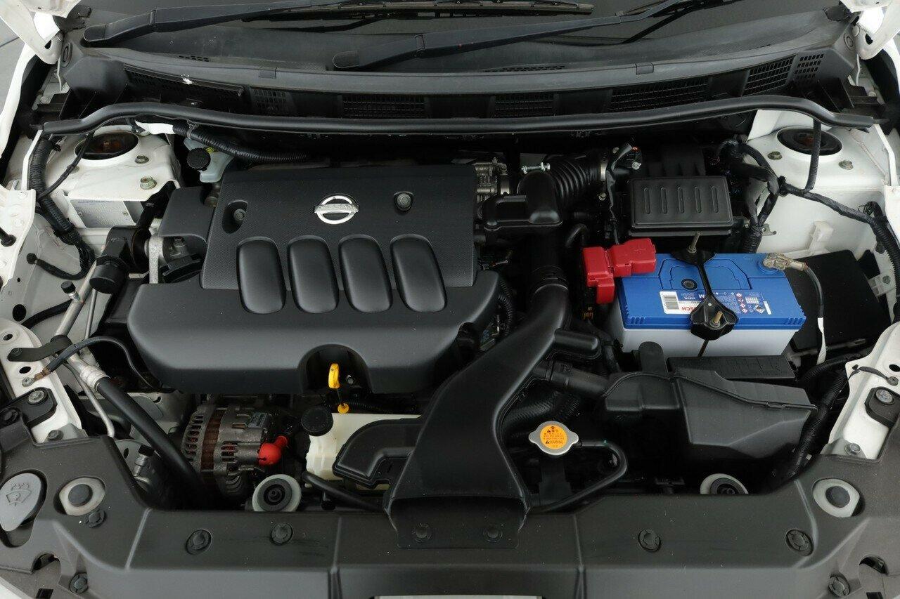 Nissan Tiida image 3