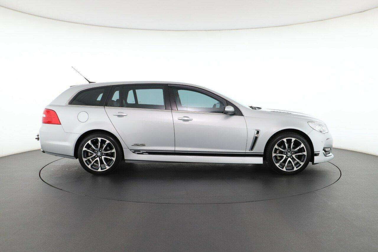 Holden Commodore image 3