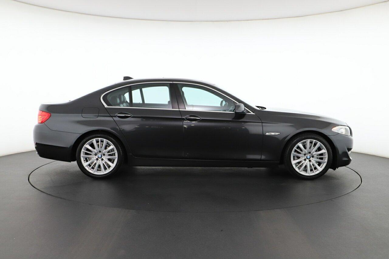 BMW 5 Series image 2