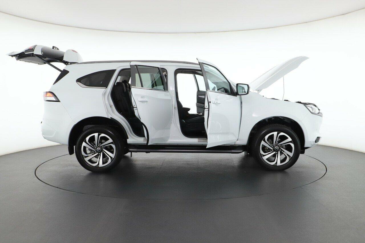 Isuzu Mu-x image 2