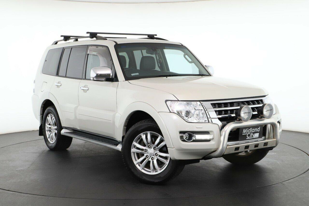 Mitsubishi Pajero image 1