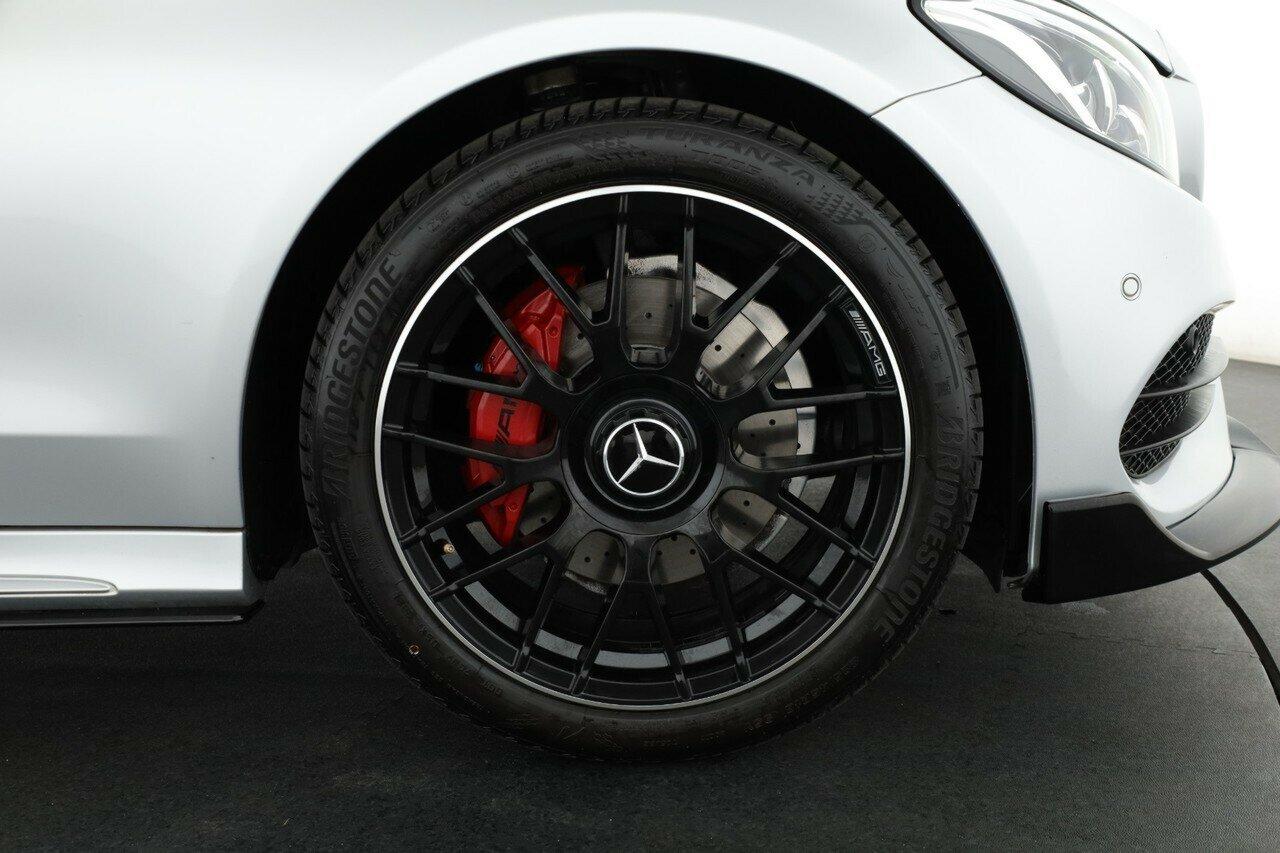 Mercedes Benz C-class image 4