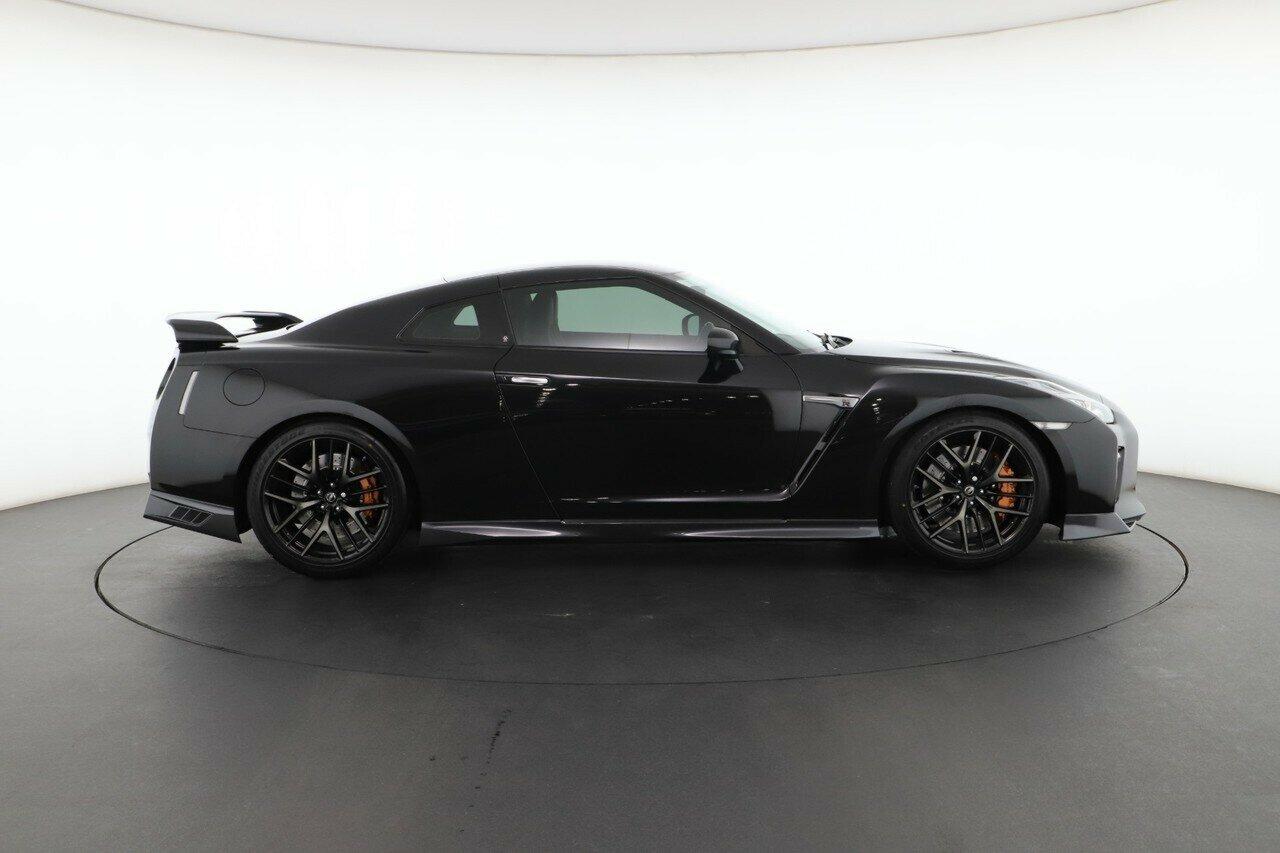 Nissan Gt-r image 3