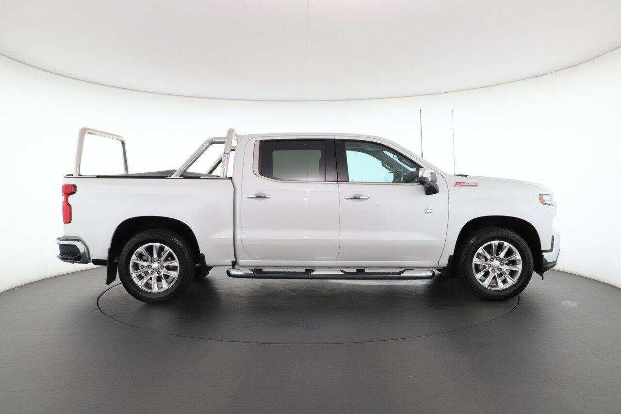 Chevrolet Silverado image 2