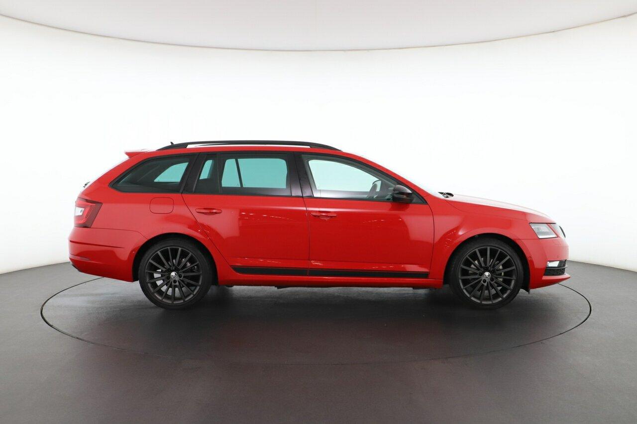 Skoda Octavia image 2