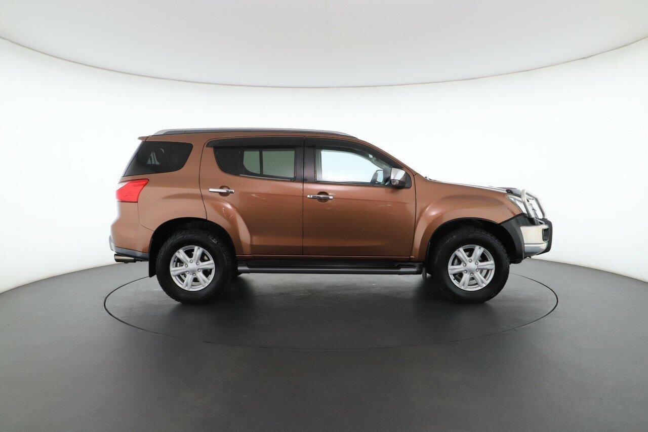 Isuzu Mu-x image 3