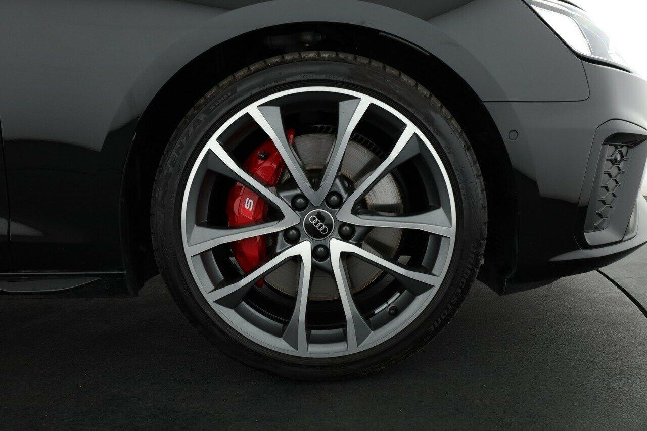 Audi S4 image 4