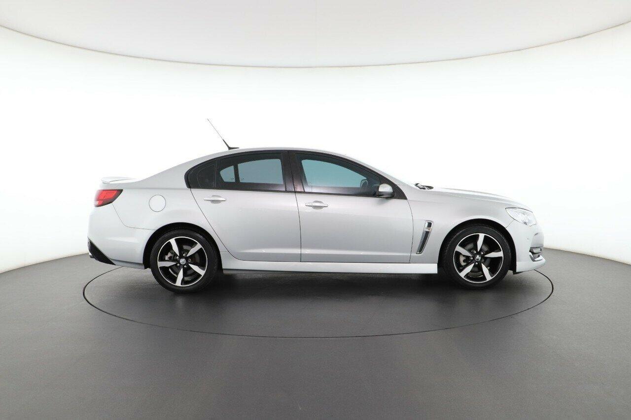 Holden Commodore image 2