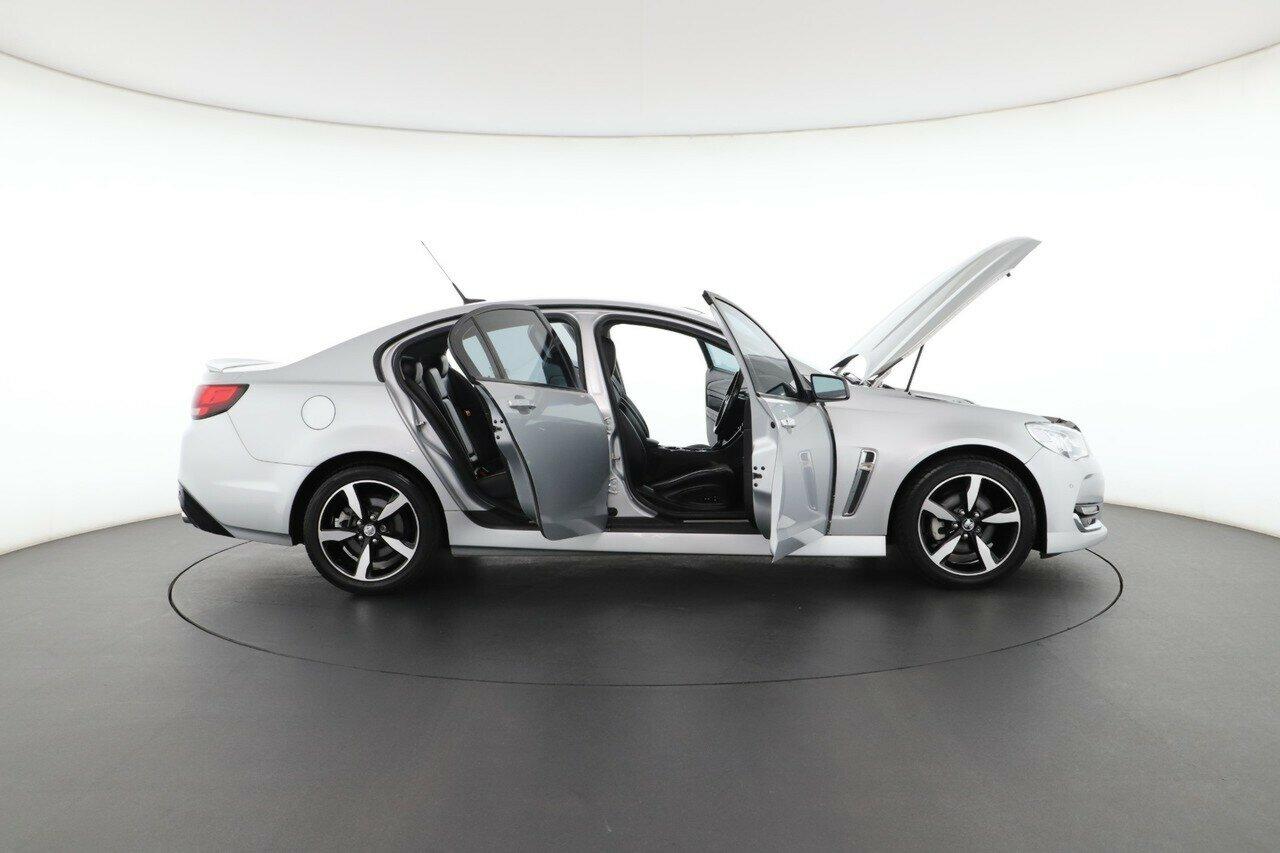Holden Commodore image 3