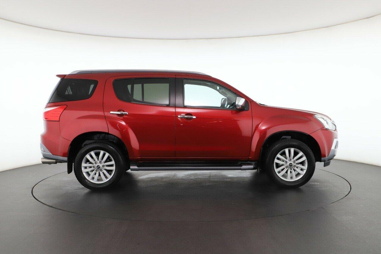 Isuzu Mu-x image 2