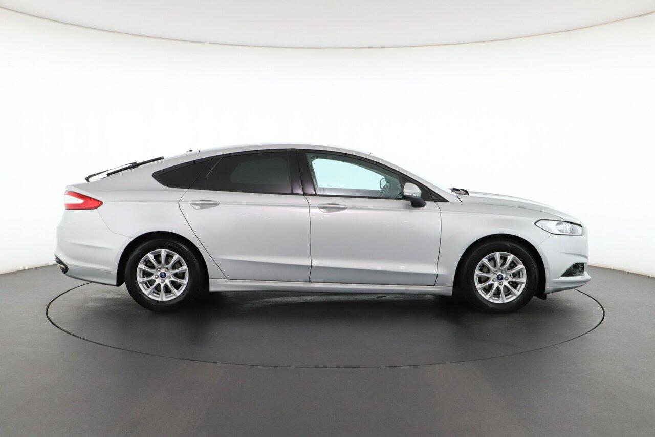 Ford Mondeo image 2