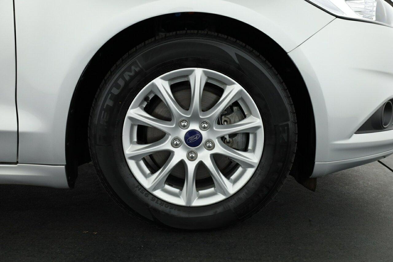 Ford Mondeo image 3