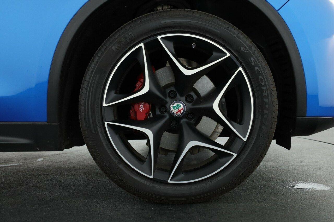 Alfa Romeo Stelvio image 4