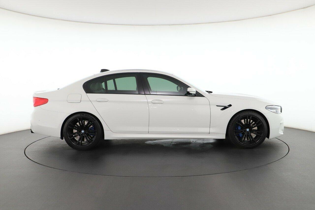 BMW M5 image 2